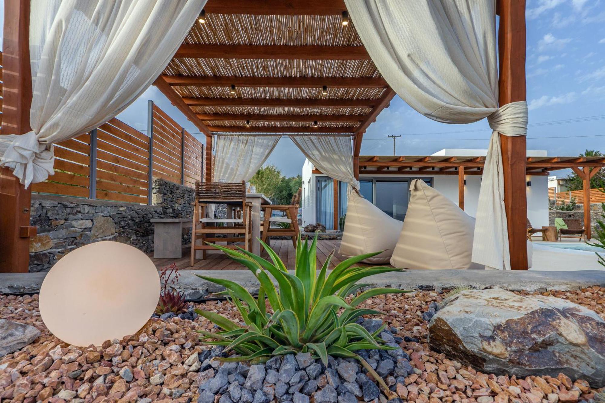 Osmio Luxury Residence Adamantas  Bagian luar foto